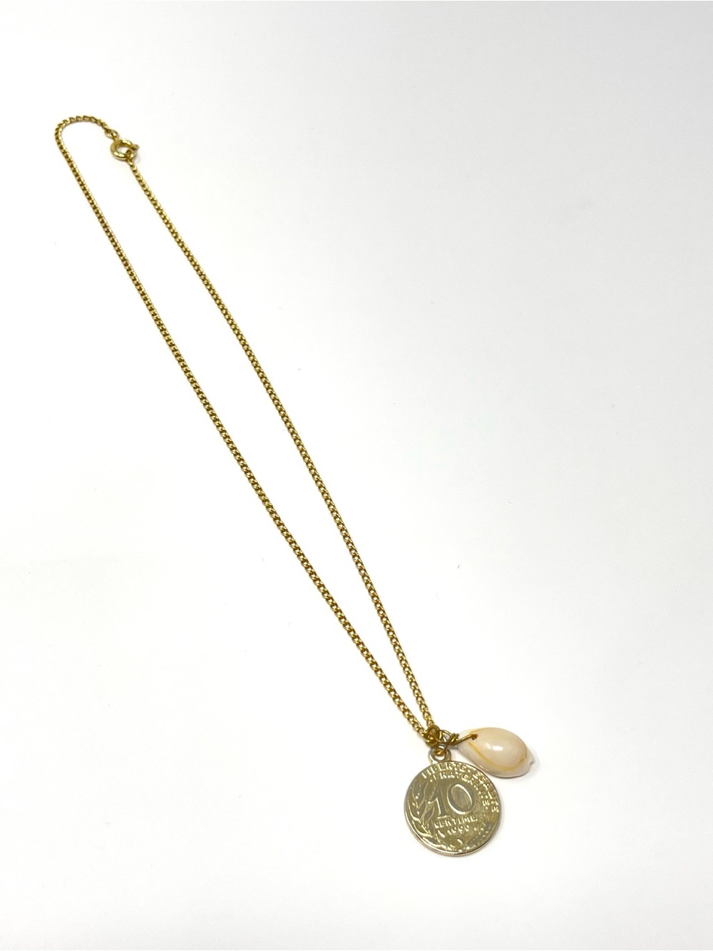 New Anthropologie Shell Gold Coin Charm Necklace - Picture 3 of 4